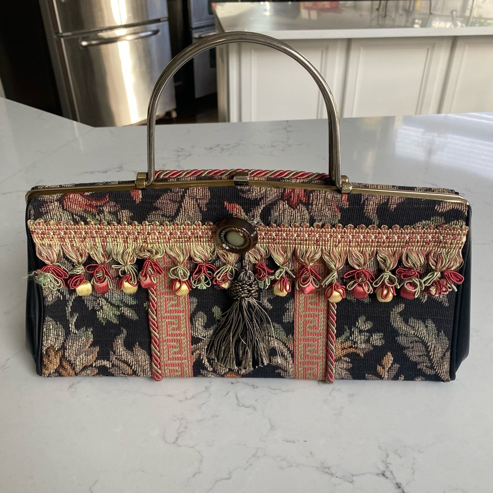 Vintage Dover floral tapestry handbag‎